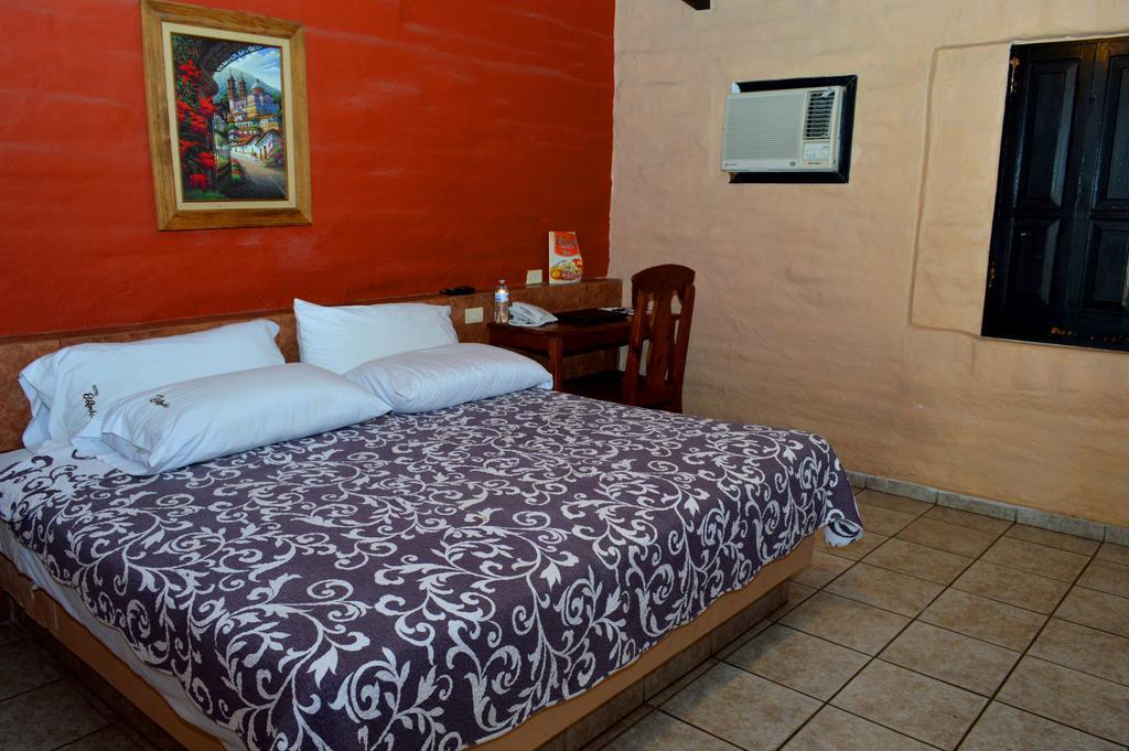 Hotel El Rancho นาโวฮัว ภายนอก รูปภาพ